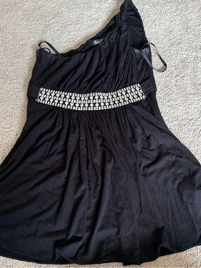 Black One-Shoulder Evening Dress with Embellished Waist